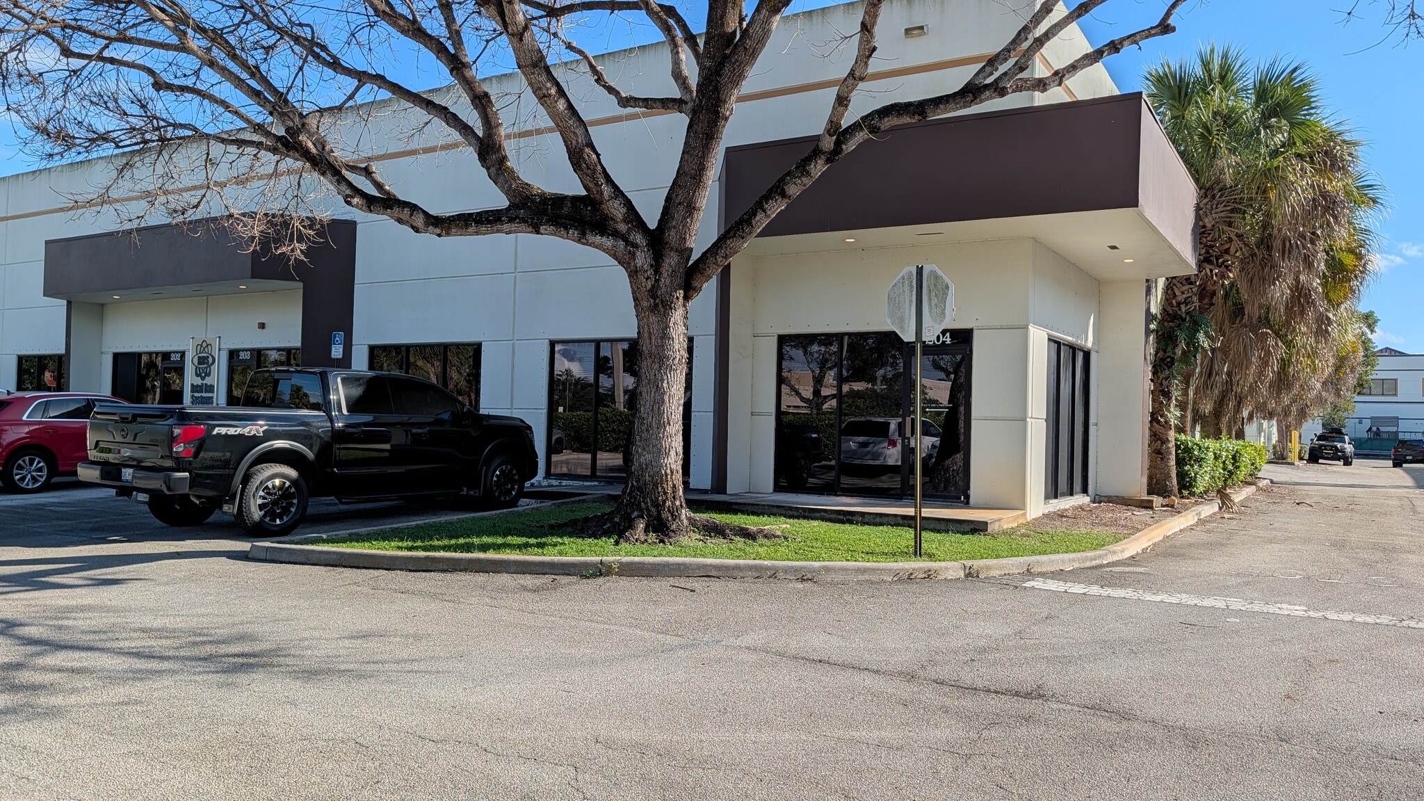 6941 SW 196th Ave, Pembroke Pines, FL à louer Photo de l’immeuble– Image 1 sur 10