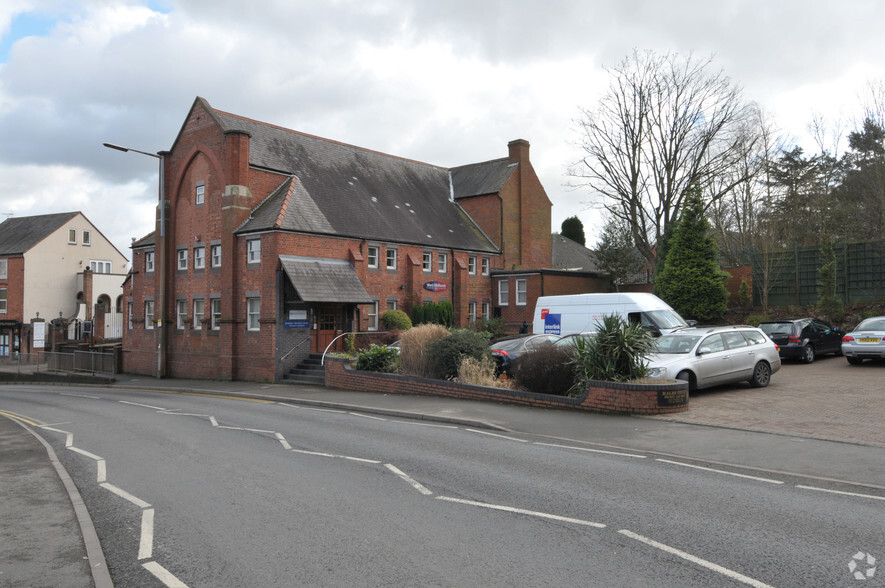 Stourbridge Rd, Halesowen à louer - Photo principale – Image 1 sur 3