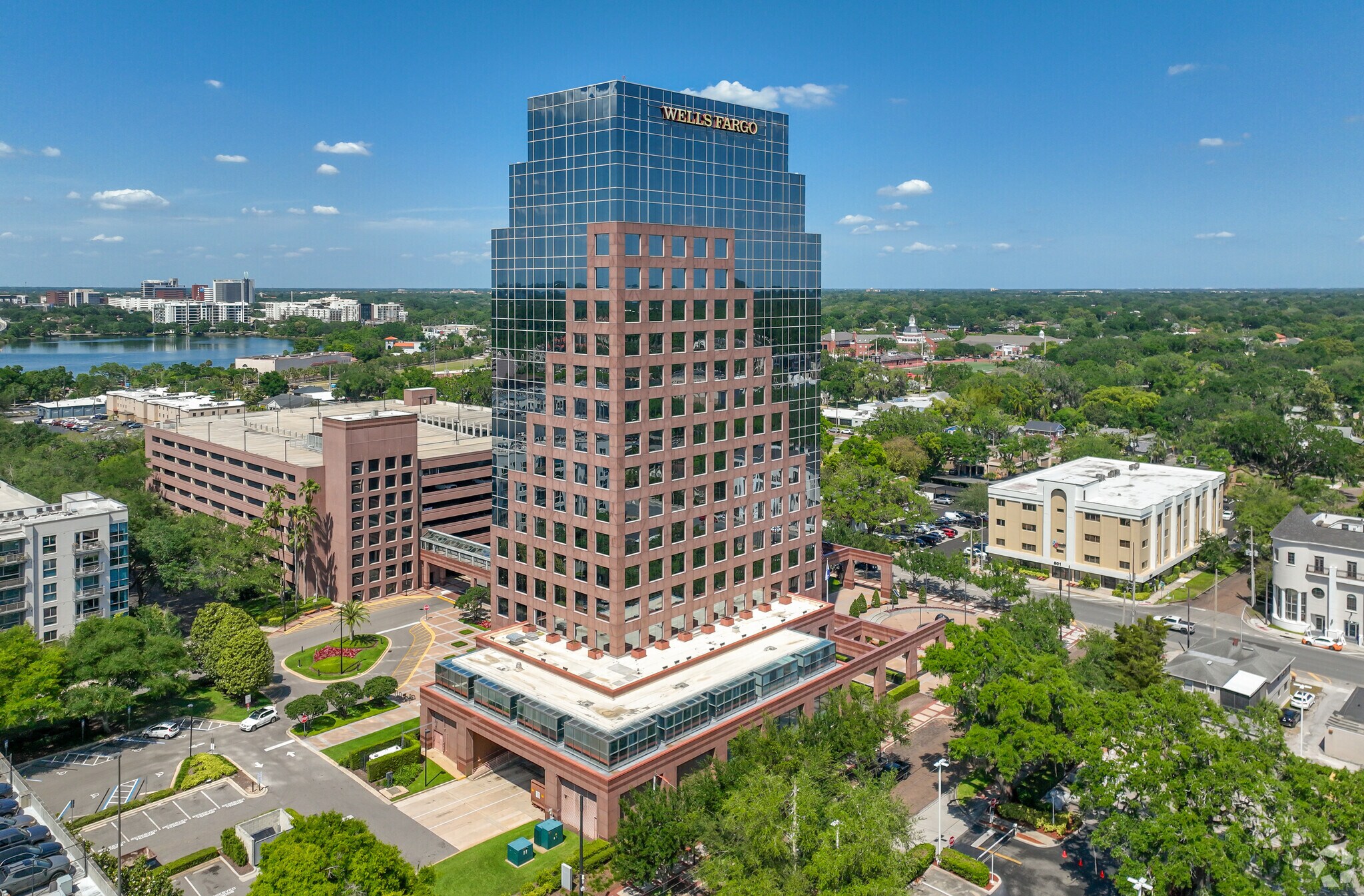 800 N Magnolia Ave, Orlando, FL à louer Photo principale– Image 1 sur 22