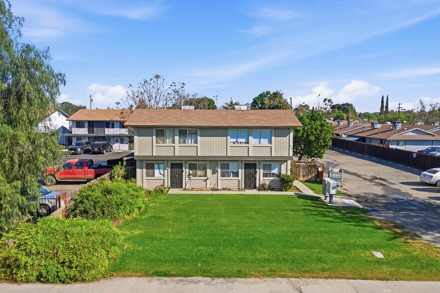 330 Roberts Ln, Bakersfield, CA à vendre - Photo de l’immeuble – Image 2 sur 27