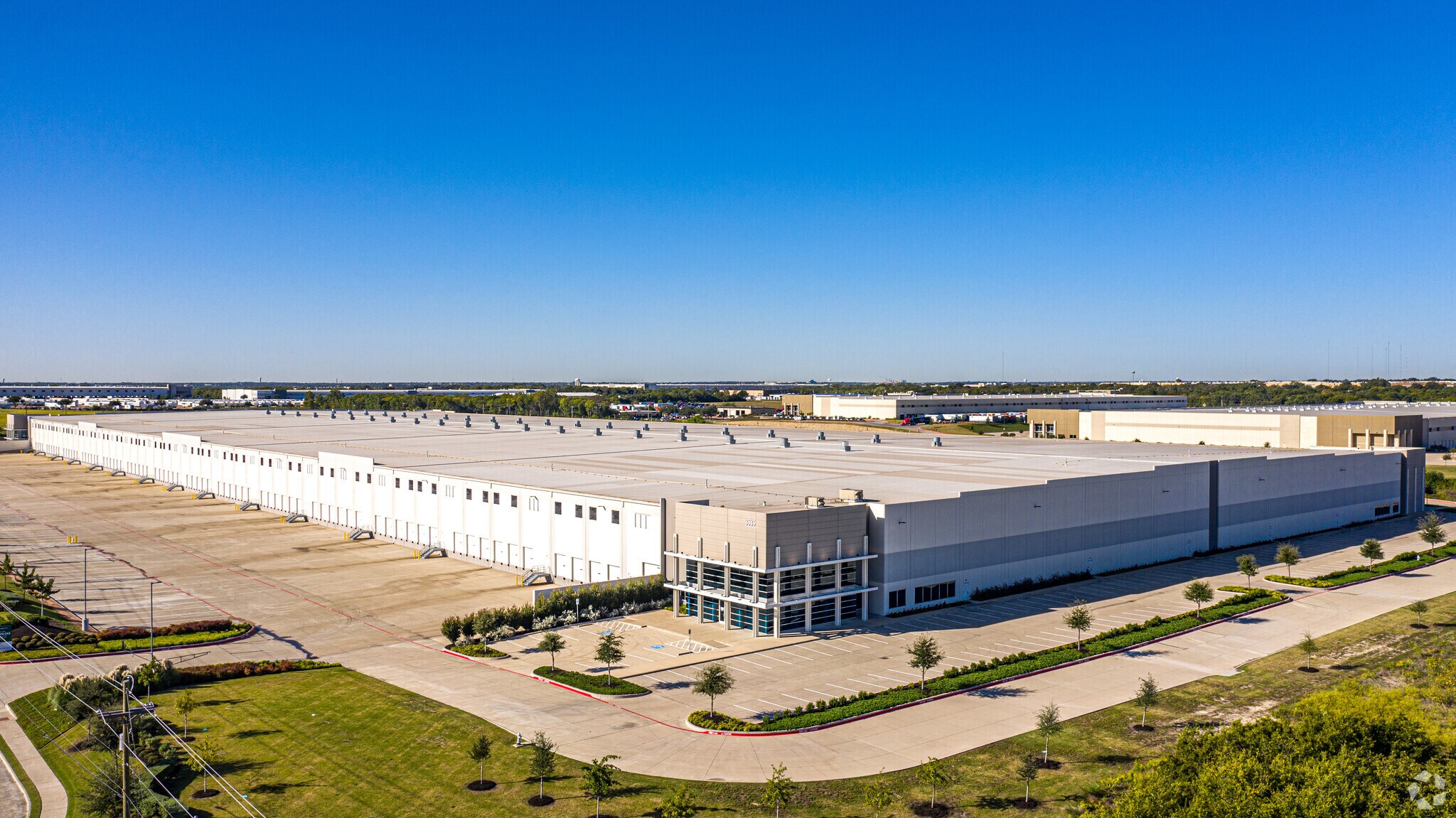 3535 N Houston School Rd, Lancaster, TX à louer Photo principale– Image 1 sur 16