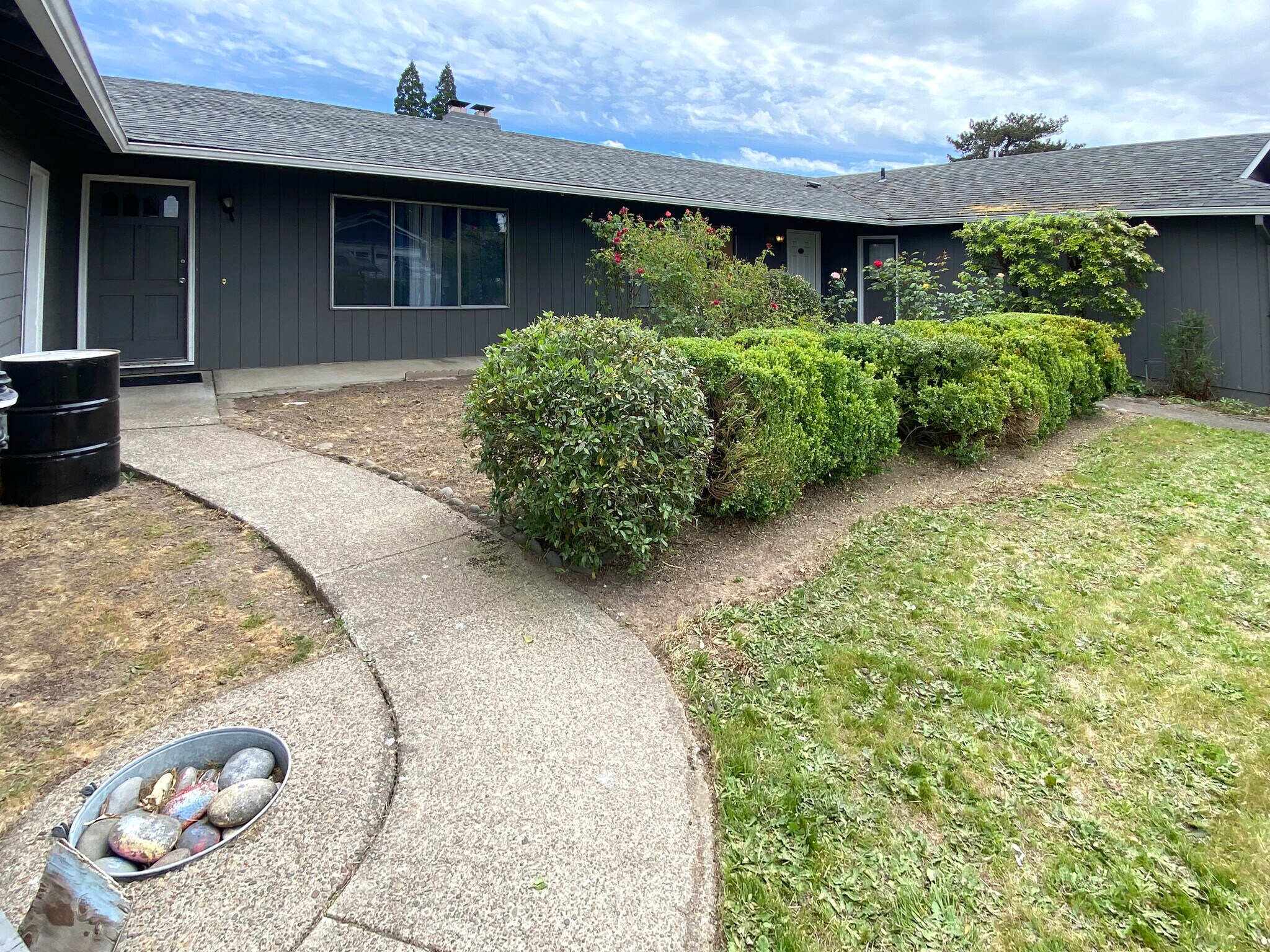 3574 Hermosa Ct NE, Salem, OR à vendre Photo de l’immeuble– Image 1 sur 27
