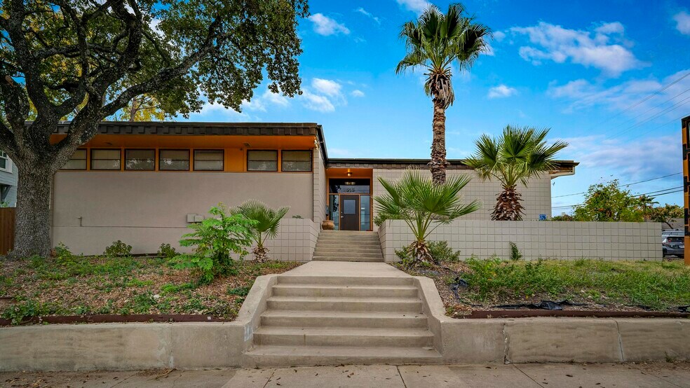 2515 McCullough Ave, San Antonio, TX à vendre - Photo de l’immeuble – Image 3 sur 13