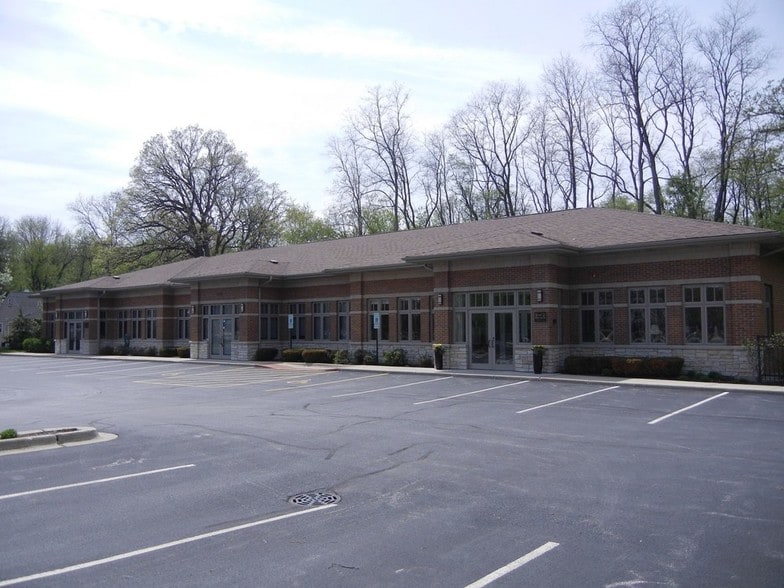 400 Knoll St, Wheaton, IL à louer - Photo principale – Image 1 sur 11