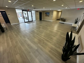 8333 W McNab Rd, Tamarac, FL à louer Photo intérieure– Image 2 sur 4