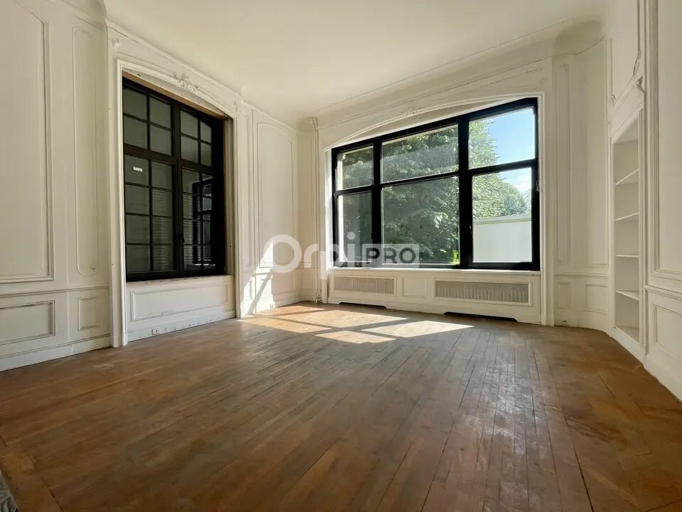 Bureau dans Roubaix à louer Photo de l’immeuble– Image 1 sur 8