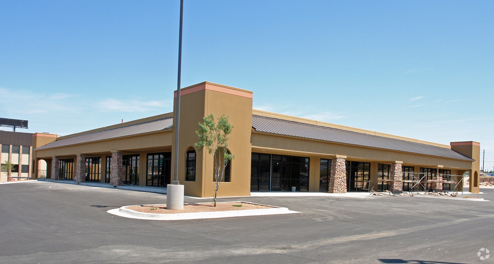 10801 Gateway Blvd W, El Paso, TX à louer - Photo de l’immeuble – Image 3 sur 9