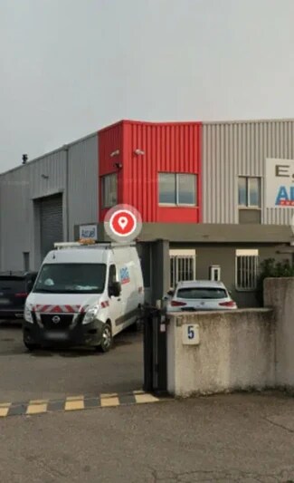 Plus de détails pour Local d'activités à louer