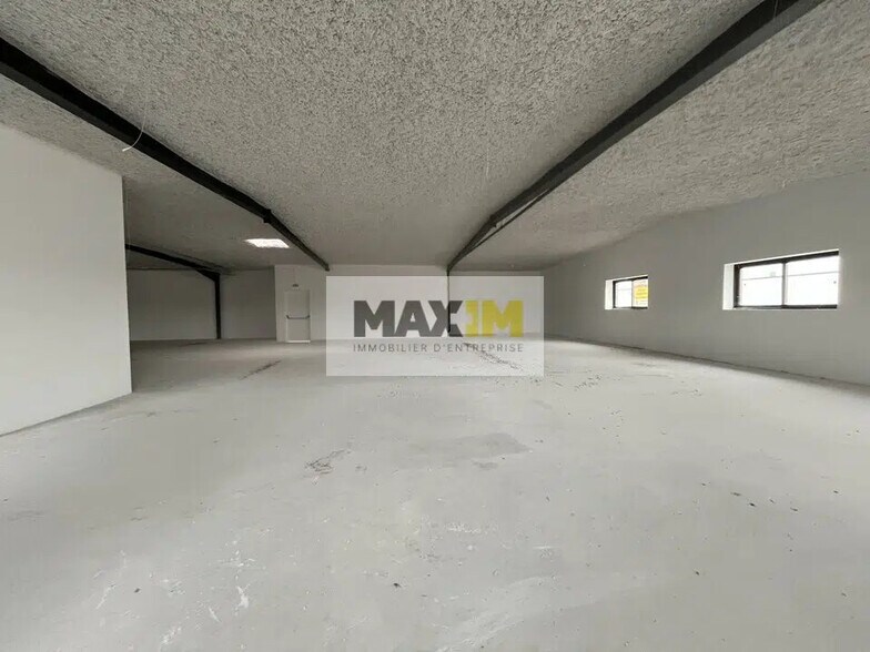 Bureau dans Quetigny à louer - Photo de l’immeuble – Image 3 sur 8