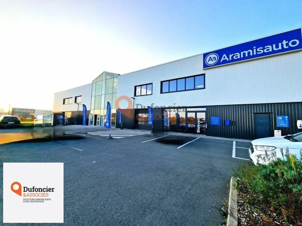 Local commercial dans Poitiers à louer Photo principale– Image 1 sur 18