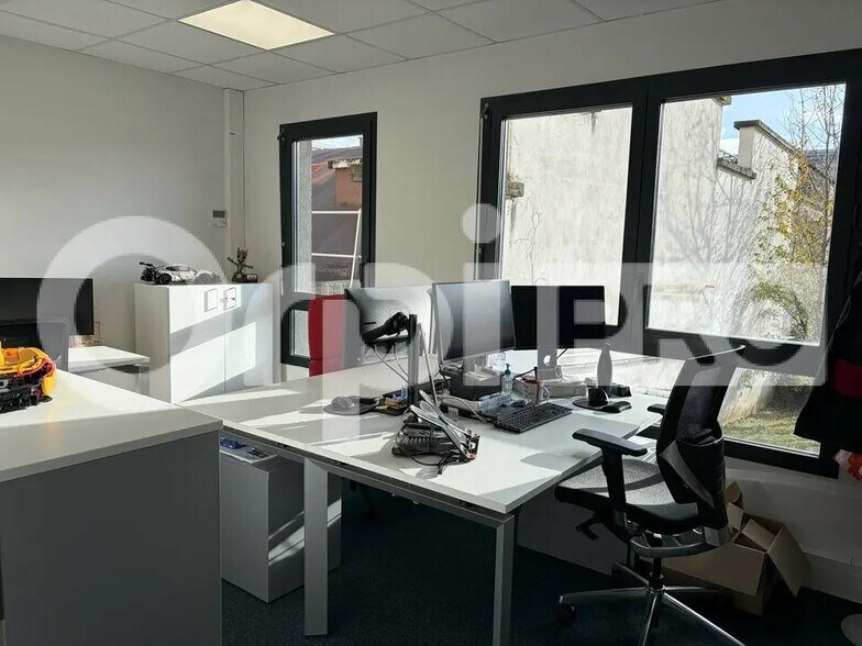 Bureau dans Lyon à vendre - Photo de l’immeuble – Image 2 sur 10