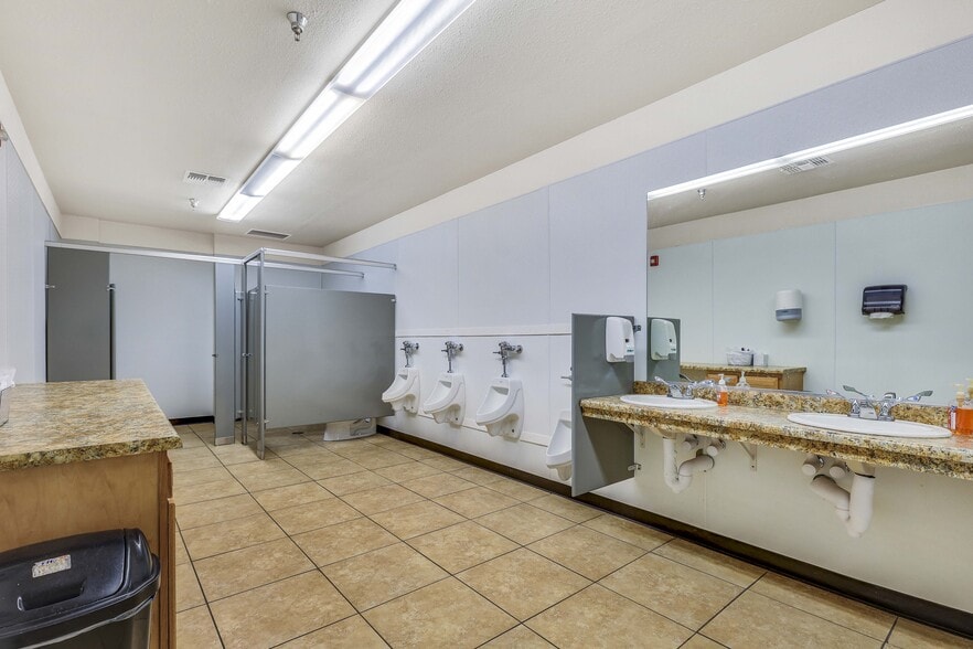 201 N 4th St, Kingman, AZ à vendre - Photo intérieure – Image 3 sur 38