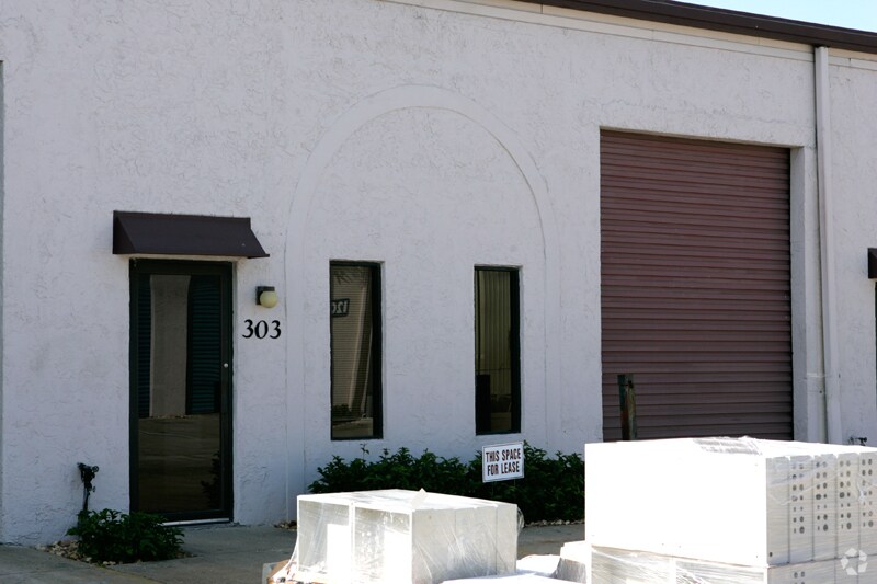 12001 49th St, Clearwater, FL à louer - Photo de l’immeuble – Image 2 sur 9