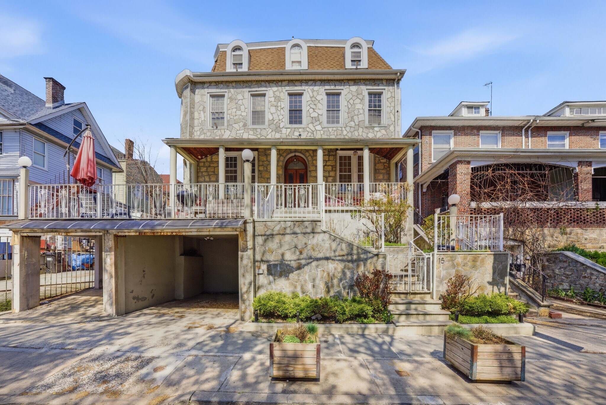 15 Fort Charles Place, Bronx, NY à vendre Photo de l’immeuble– Image 1 sur 15
