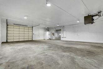 13940 - 13980 Tualatin Valley hwy, Beaverton, OR à louer Photo intérieure– Image 1 sur 31