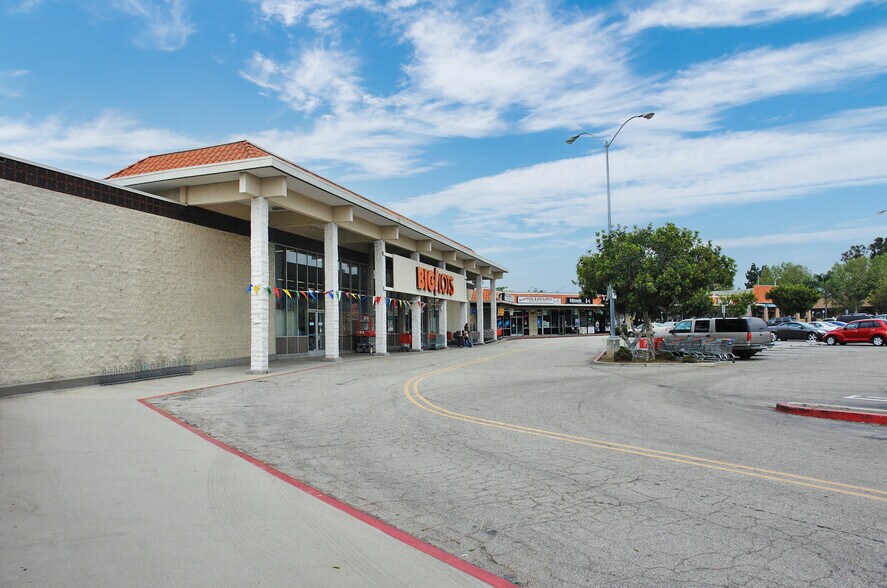 2495-2597 Sycamore Dr, Simi Valley, CA à louer - Photo de l’immeuble – Image 3 sur 8