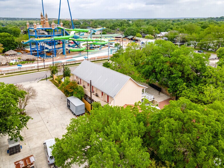 211 W Lincoln Rd, New Braunfels, TX à louer - Aérien – Image 2 sur 3