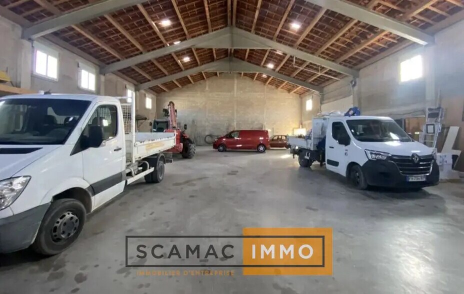 Local d’activités dans Rognac à louer - Photo de l’immeuble – Image 1 sur 4