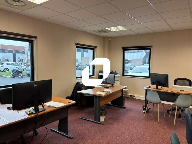 Bureau dans Rillieux-la-Pape à louer - Photo de l’immeuble – Image 3 sur 13