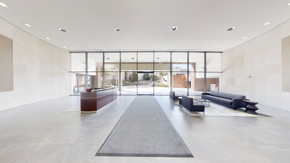 510 Bering Dr, Houston, TX à louer - Photo intérieure – Image 3 sur 11