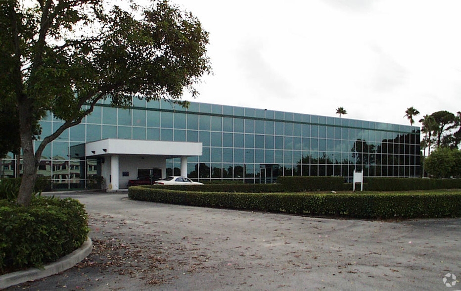 1501 Corporate Dr, Boynton Beach, FL à louer - Photo de l’immeuble – Image 2 sur 34