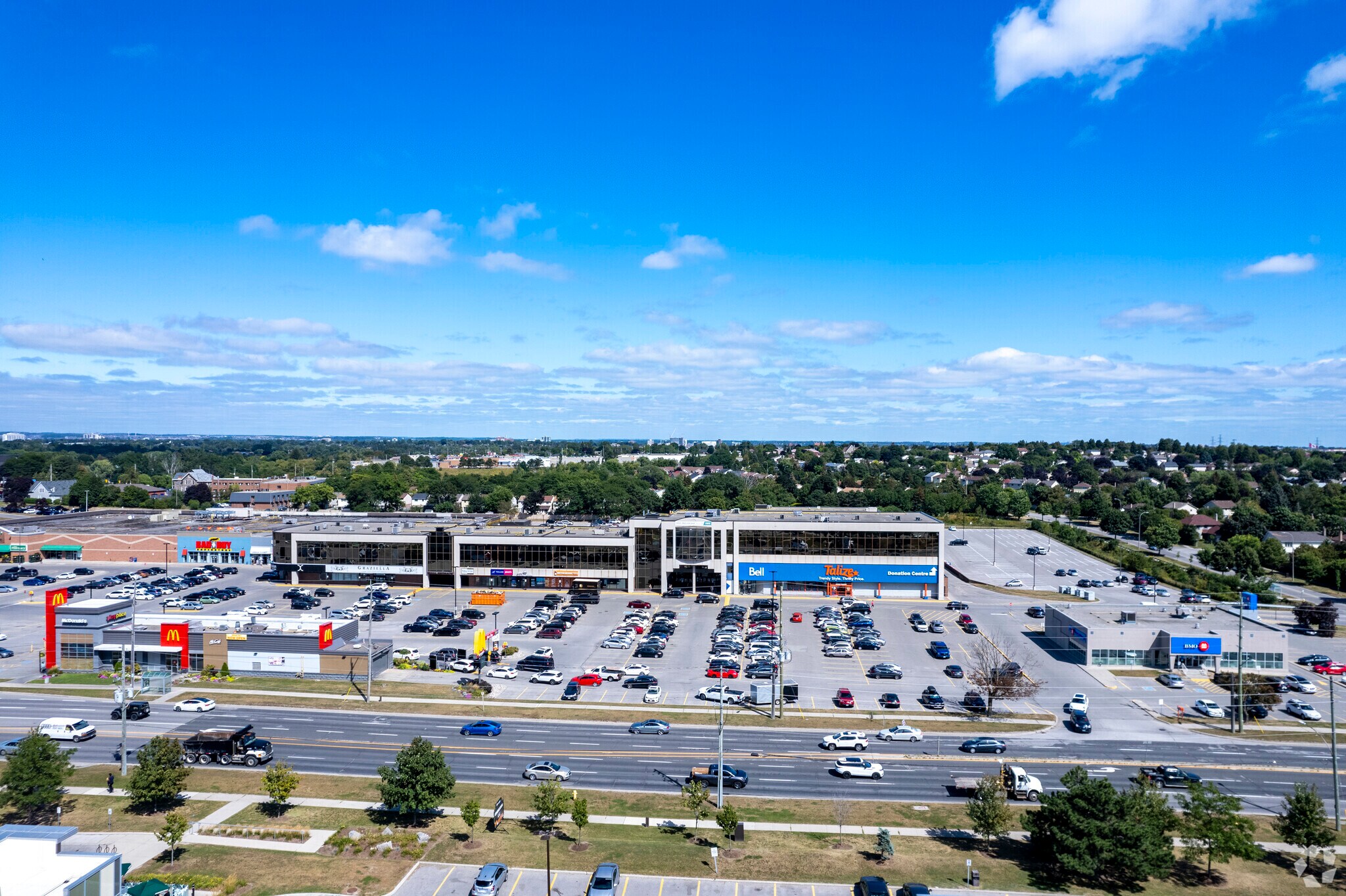 1603-1615 Dundas St E, Whitby, ON à louer Photo de l’immeuble– Image 1 sur 12