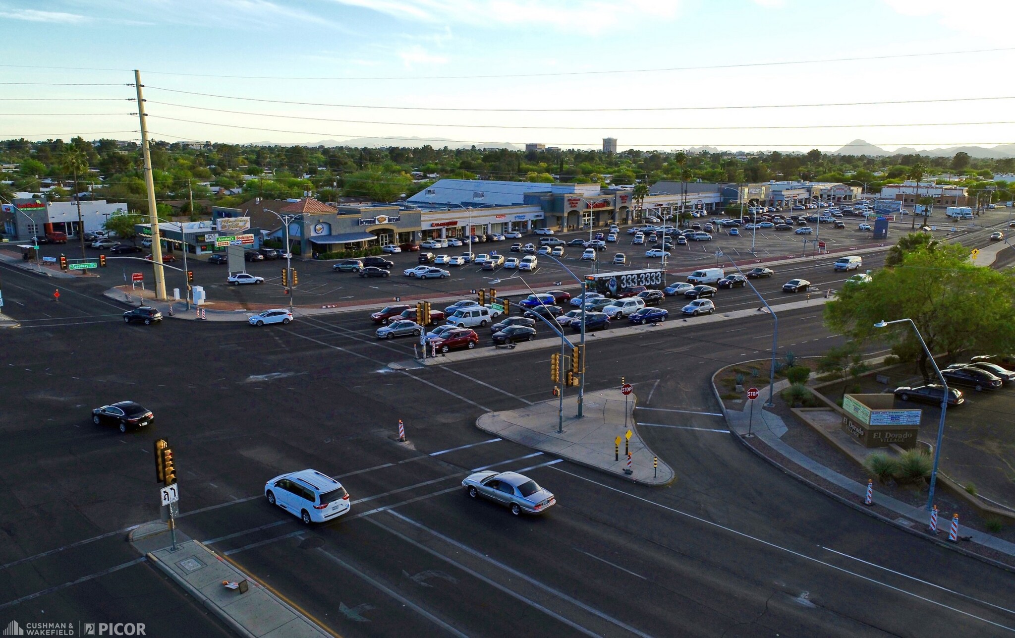 6126-6266 E Speedway Blvd, Tucson, AZ à louer Photo de l’immeuble– Image 1 sur 7