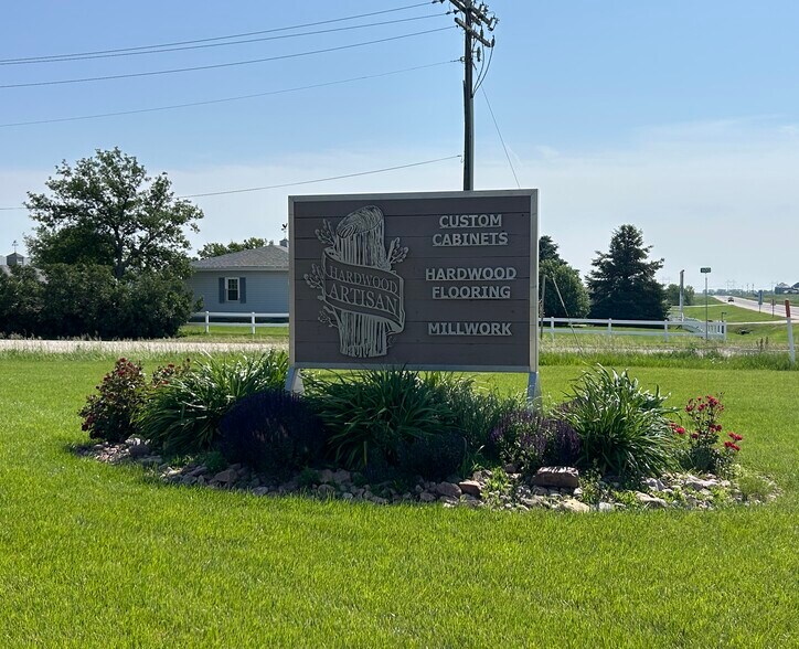 1530 1st St, Friend, NE à vendre - Photo de l’immeuble – Image 3 sur 40