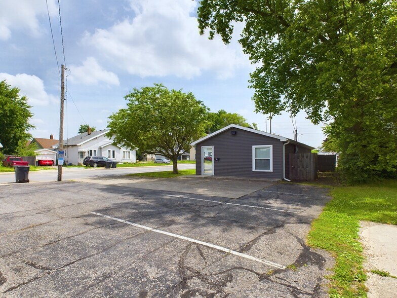 2903 Columbus Ave, Anderson, IN à vendre - Photo de l’immeuble – Image 2 sur 25