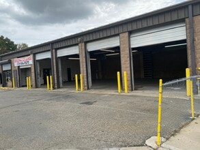 2534 Forest Ave, Staten Island, NY à louer Photo de l’immeuble– Image 2 sur 7