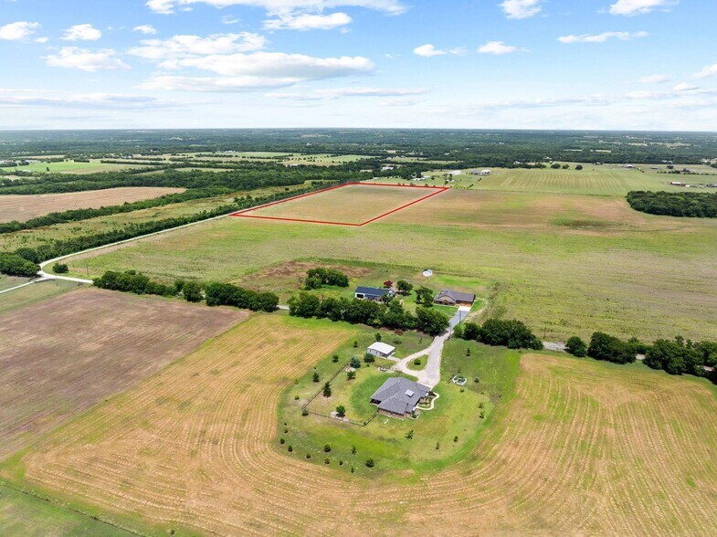 47.092 Acres Bucksnort Road, Van Alstyne, TX à vendre - Photo principale – Image 1 sur 9