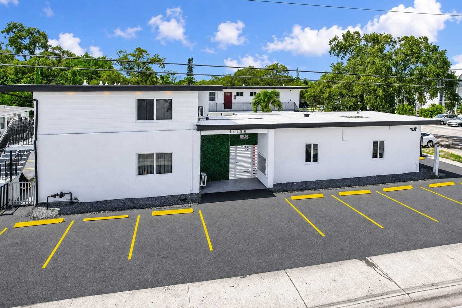 14280 NE 6th Ave, North Miami, FL à vendre Photo de l’immeuble– Image 1 sur 33