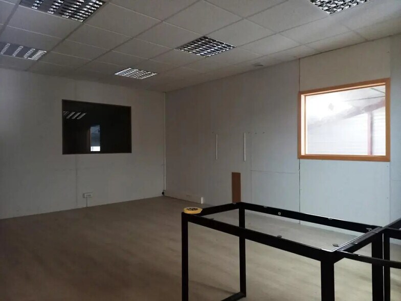 Industriel/Logistique dans Messimy à louer - Photo de l’immeuble – Image 3 sur 14