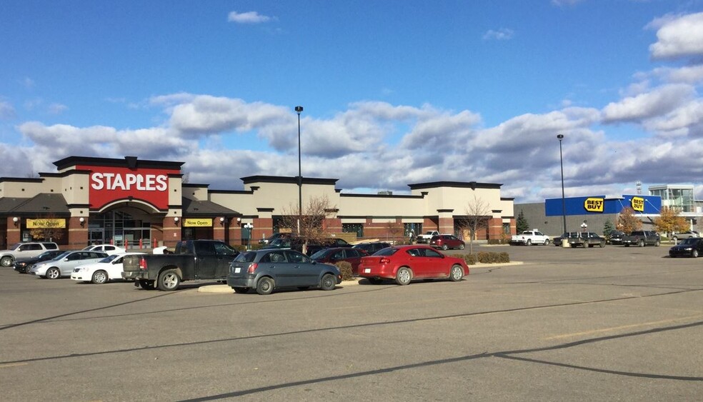 15th St And 6th Ave, Prince Albert, SK à louer - Photo principale – Image 1 sur 1
