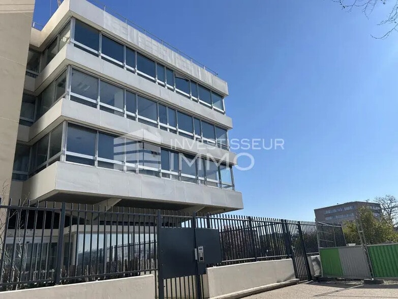 Bureau dans Cergy à louer - Photo de l’immeuble – Image 1 sur 11