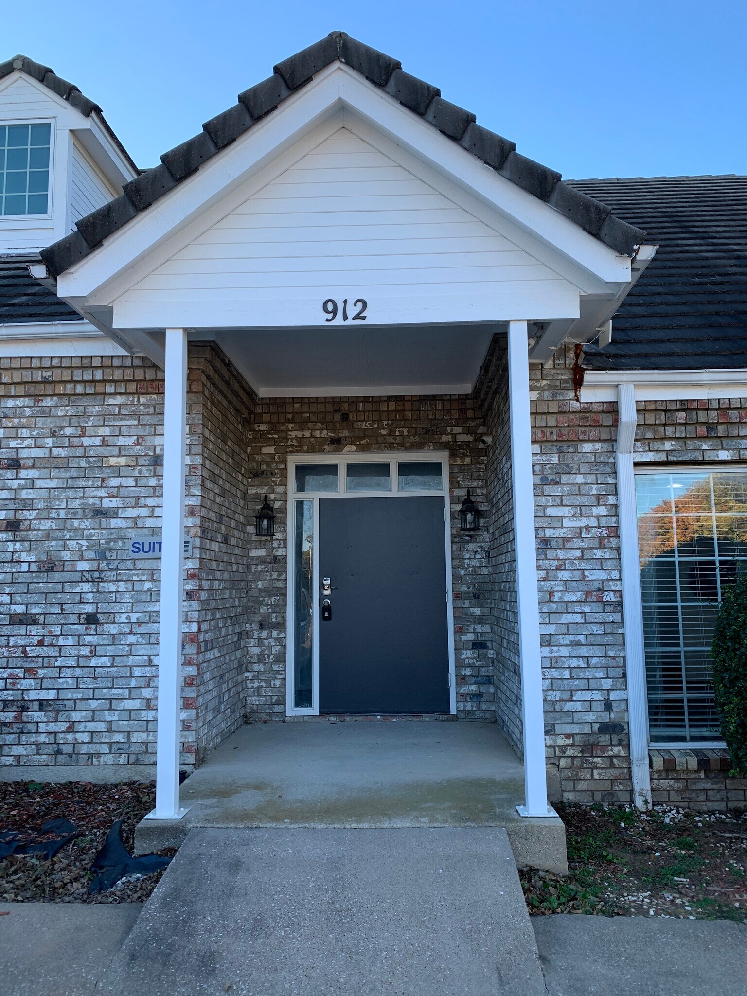 912 W Randol Mill Rd, Arlington, TX à louer Photo principale– Image 1 sur 11