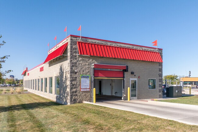 Plus de détails pour 2950 Fairfield Ln, Ottawa, IL - Spécialisé à vendre