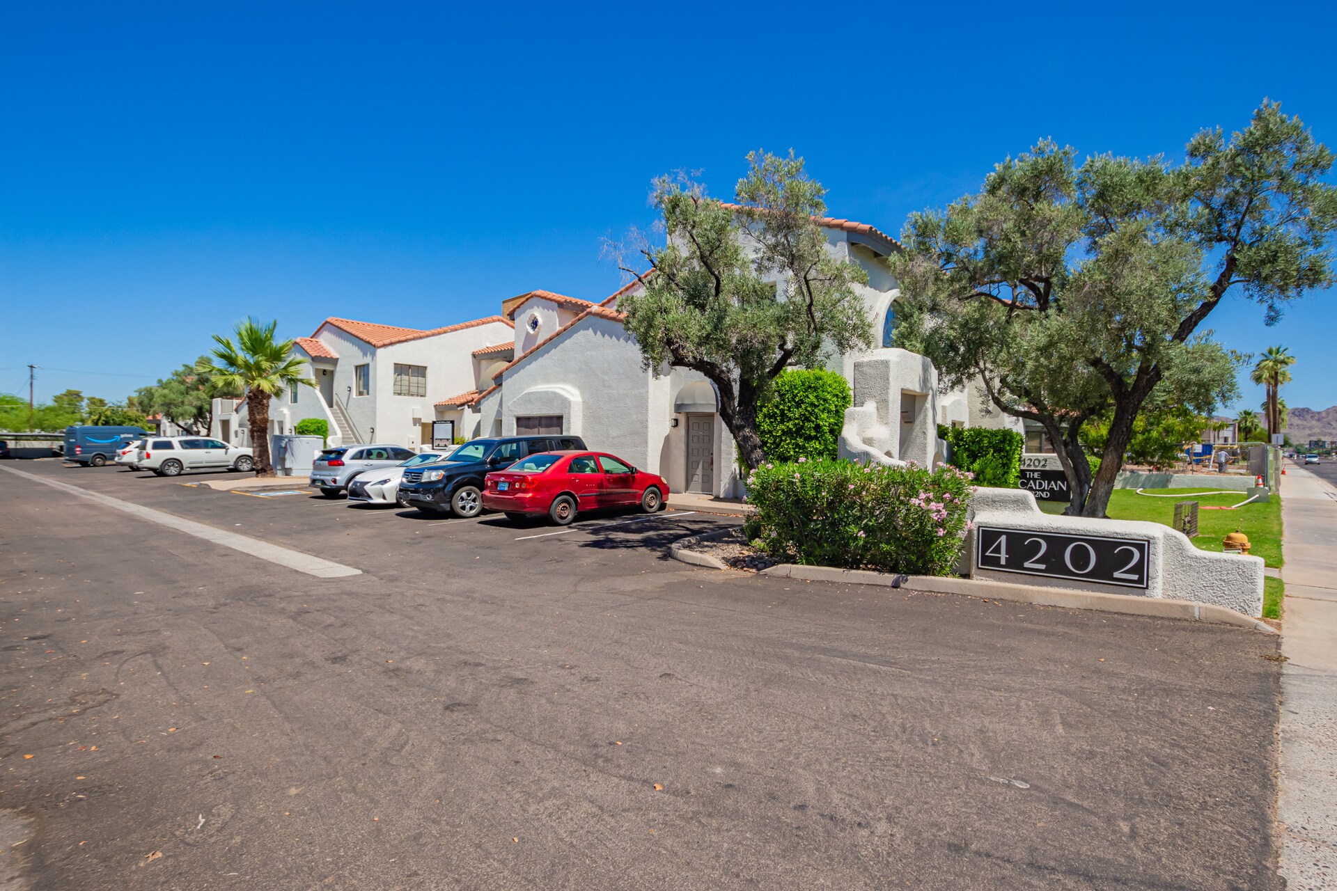 4202 N 32nd St, Phoenix, AZ à louer Photo de l’immeuble– Image 1 sur 34
