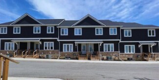 Plus de détails pour 8196 Mcleod Rd, Niagara Falls, ON - Logement à vendre