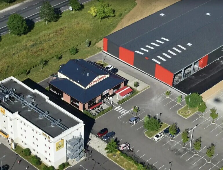 4 Rue Sainte Colombe, Saint-Clément à louer - Photo de l’immeuble – Image 2 sur 3
