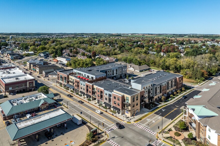 203 E Main St, Waunakee, WI à louer - Aérien – Image 2 sur 33