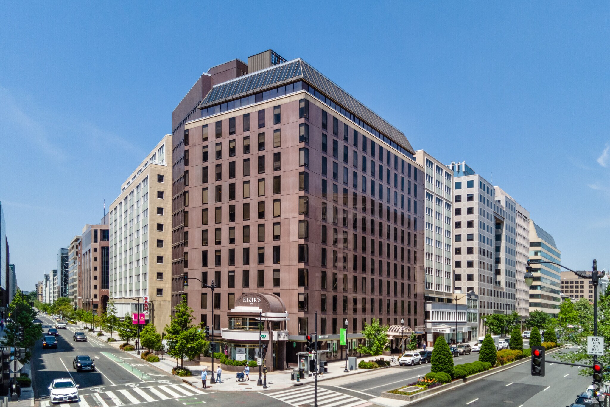 1100 Connecticut Ave NW, Washington, DC à louer Photo de l’immeuble– Image 1 sur 4