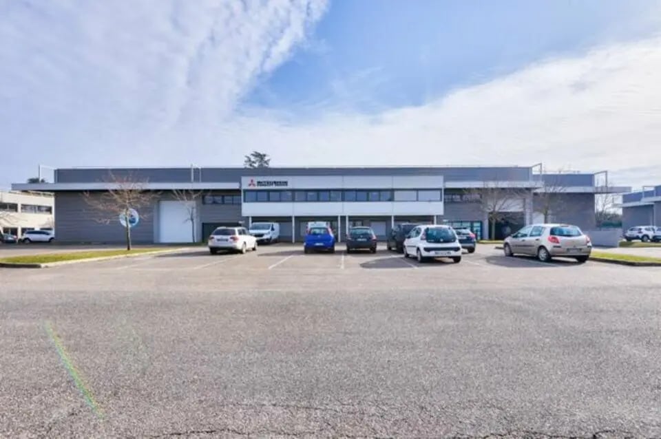 Local d’activités dans Saint-Priest à louer Photo de l’immeuble– Image 1 sur 16