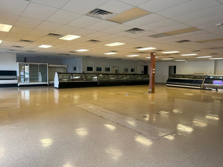 2808-2820 Maplecrest Rd, Fort Wayne, IN à louer - Photo de l’immeuble – Image 2 sur 6
