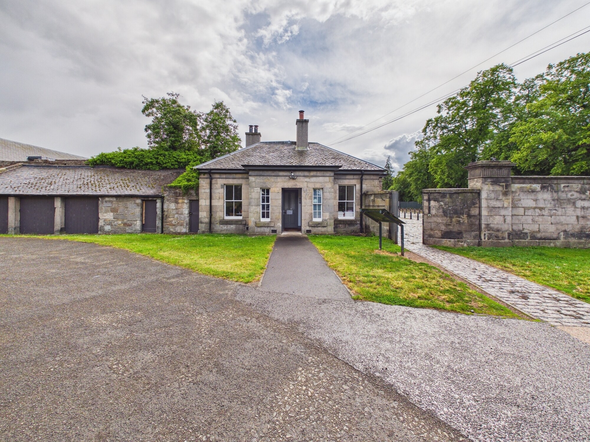177 High St, Dalkeith à louer Photo de l’immeuble– Image 1 sur 10