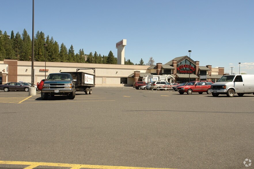 1724 W Francis Ave, Spokane, WA à vendre - Photo de l’immeuble – Image 2 sur 2