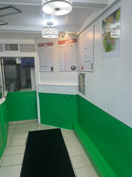 1587 Blue Hill Ave, Mattapan, MA à vendre - Photo de l’immeuble – Image 3 sur 4