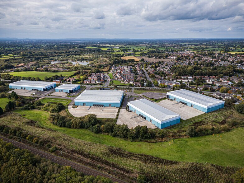 Crewe Rd, Stoke On Trent à louer - Photo de l’immeuble – Image 1 sur 11