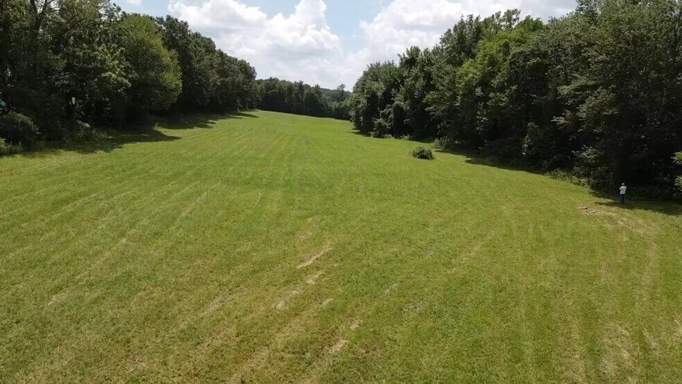 90 Welch Rd, Southington, CT à vendre - Vidéo sur l’annonce professionnelle – Image 2 sur 8