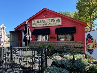 Plus de détails pour 228 E Washington St, Oswego, IL - Local commercial à louer